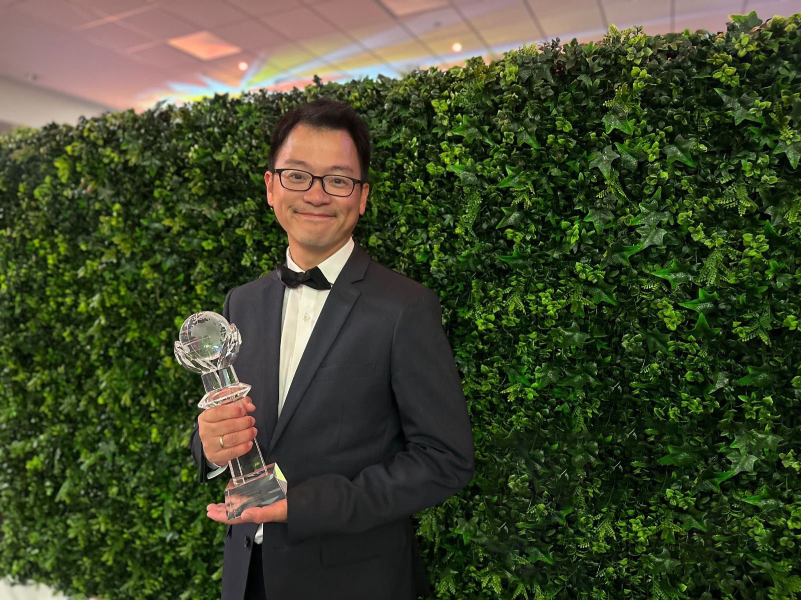Congratulations to Dr. Chu Chun Pu Eric, David Chapman-Smith Award Winner